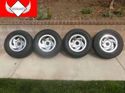 1998 Ford Expedition XLT - 16 Inch Chrome Rims with Tires Set of 4